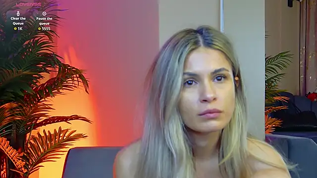 Snapshot of Avril_Cyrus chatting on November 15, 2025, 11:47 am Avril Cyrus online show from November 15, 2025, 11:47 am