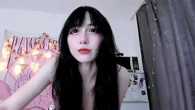 Snapshot of Holy420lolii chatting on May 26, 2026, 4:49 pm Holy420lolii online show from May 26, 2026, 4:49 pm