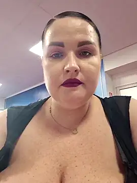 GeorgiaLerox online show from December 19, 2025, 1:35 pm