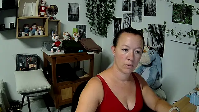 Snapshot of AnyaKrey@xh chatting on August 6, 2026, 11:27 am AnyaKreyxh online show from August 6, 2026, 11:27 am