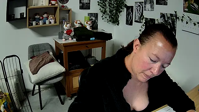 Snapshot of AnyaKrey@xh chatting on May 19, 2026, 7:26 am AnyaKreyxh online show from May 19, 2026, 7:26 am