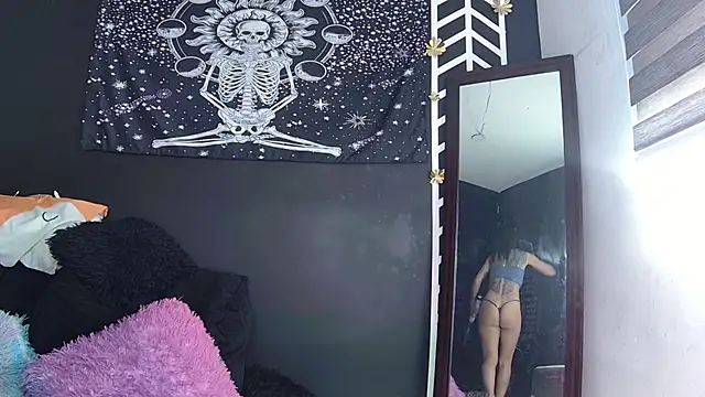 Snapshot of EvangelineCors chatting on November 2, 2025, 6:02 pm EvangelineCors online show from November 2, 2025, 6:02 pm