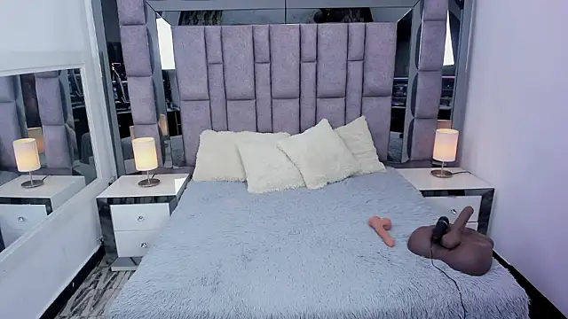 Snapshot of EMMAHILL1 chatting on February 2, 2026, 11:09 am EMMAHILL1 online show from February 2, 2026, 11:09 am