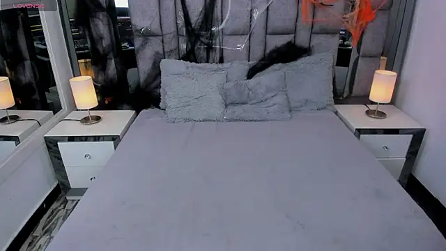 EMMAHILL1 online show from October 31, 2025, 11:51 am