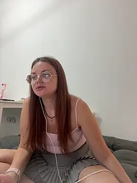 Snapshot of lovebellagrey chatting on May 4, 2026, 3:37 pm lovebellagrey online show from May 4, 2026, 3:37 pm