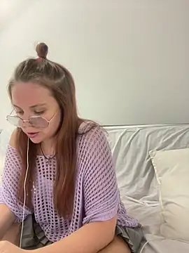 Snapshot of lovebellagrey chatting on May 7, 2026, 1:25 pm lovebellagrey online show from May 7, 2026, 1:25 pm