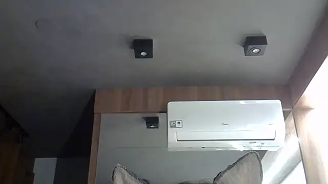 Snapshot of Skinny-Kitten chatting on October 13, 2025, 2:35 am Skinny-Kitten online show from October 13, 2025, 2:35 am