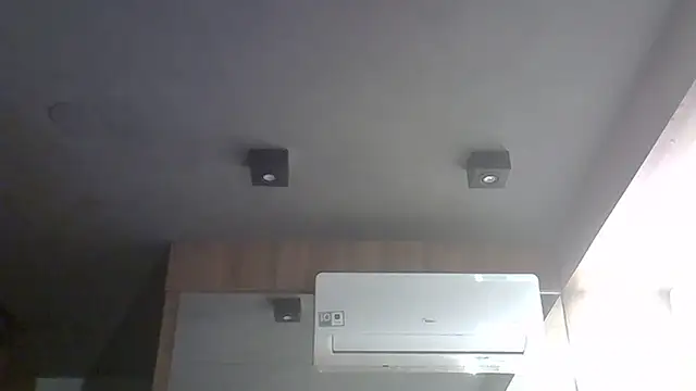 Skinny-Kitten online show from November 20, 2025, 2:01 am