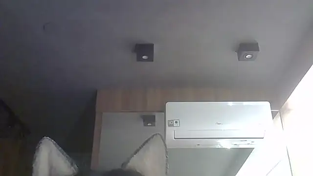 Snapshot of Skinny-Kitten chatting on December 18, 2025, 10:35 pm Skinny-Kitten online show from December 18, 2025, 10:35 pm