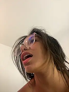 Snapshot of ATENEA_SEXXXY chatting on October 24, 2025, 9:58 pm ATENEA SEXXXY online show from October 24, 2025, 9:58 pm