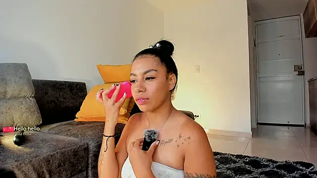 Snapshot of ATENEA_SEXXXY chatting on November 5, 2025, 7:39 pm ATENEA SEXXXY online show from November 5, 2025, 7:39 pm