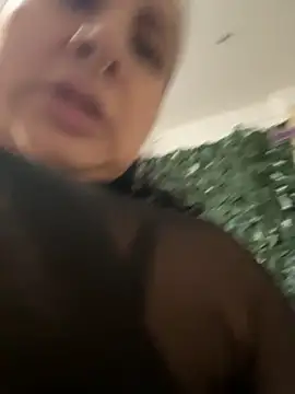 Snapshot of Abril_Luv chatting on November 24, 2025, 12:38 pm Abril Luv online show from November 24, 2025, 12:38 pm