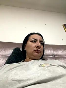 Snapshot of Abril_Luv chatting on November 23, 2025, 2:10 am Abril Luv online show from November 23, 2025, 2:10 am