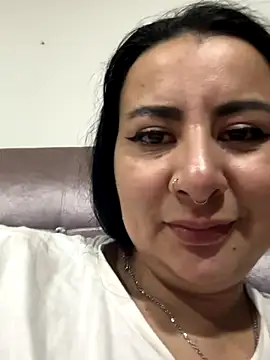 Snapshot of Abril_Luv chatting on November 19, 2025, 1:16 am Abril Luv online show from November 19, 2025, 1:16 am