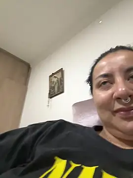 Snapshot of Abril_Luv chatting on May 25, 2026, 12:54 am Abril Luv online show from May 25, 2026, 12:54 am