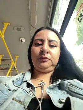 Snapshot of Abril_Luv chatting on April 21, 2026, 12:23 pm Abril Luv online show from April 21, 2026, 12:23 pm