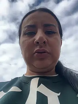 Snapshot of Abril_Luv chatting on January 13, 2026, 1:15 pm Abril Luv online show from January 13, 2026, 1:15 pm