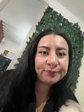 Snapshot of Abril_Luv chatting on April 18, 2026, 12:29 pm Abril Luv online show from April 18, 2026, 12:29 pm