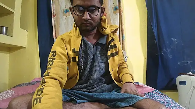 Snapshot of Cute_boy2000 chatting on January 6, 2025, 12:48 am Cute boy2000 online show from January 6, 2025, 12:48 am