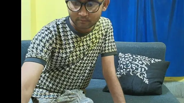 Cute boy2000 online show from March 6, 2026, 1:00 am