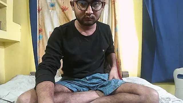 Snapshot of Cute_boy2000 chatting on February 23, 2025, 12:08 am Cute boy2000 online show from February 23, 2025, 12:08 am