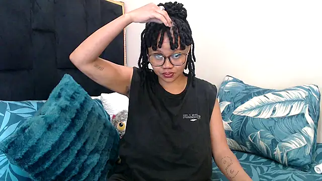 Snapshot of CancerGodessX chatting on October 21, 2025, 12:43 am CancerGodessX online show from October 21, 2025, 12:43 am