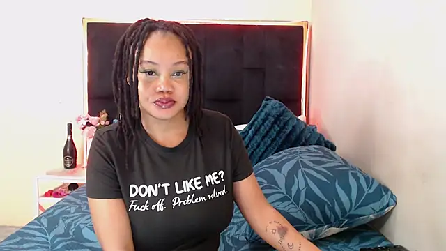 Snapshot of CancerGodessX chatting on September 19, 2025, 12:47 am CancerGodessX online show from September 19, 2025, 12:47 am