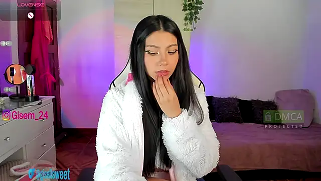 Gisell1501997 online show from October 27, 2025, 7:48 pm