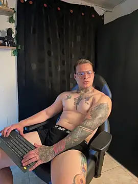 Snapshot of Aaronsmith2 chatting on March 12, 2026, 1:33 am Aaronsmith2 online show from March 12, 2026, 1:33 am