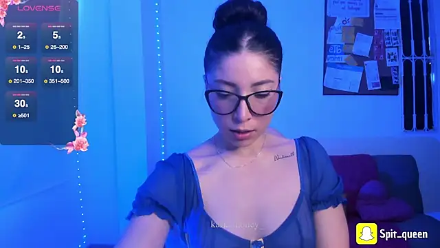 Snapshot of Spit_queen chatting on May 6, 2026, 1:37 pm Spit queen online show from May 6, 2026, 1:37 pm