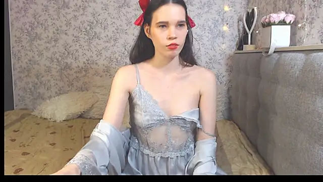 Nicole-Petite online show from January 22, 2025, 12:38 am