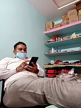 adicma123 online show from December 1, 2025, 9:21 am