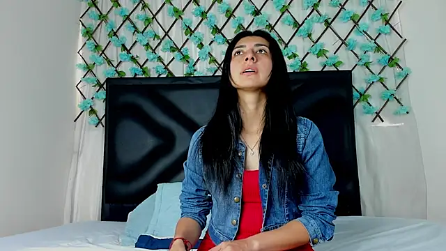 EmmaWilliamss online show from February 8, 2025, 4:35 pm