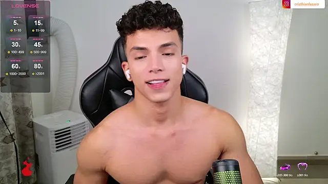 Snapshot of DannyMaximoff chatting on October 25, 2025, 12:32 am DannyMaximoff online show from October 25, 2025, 12:32 am