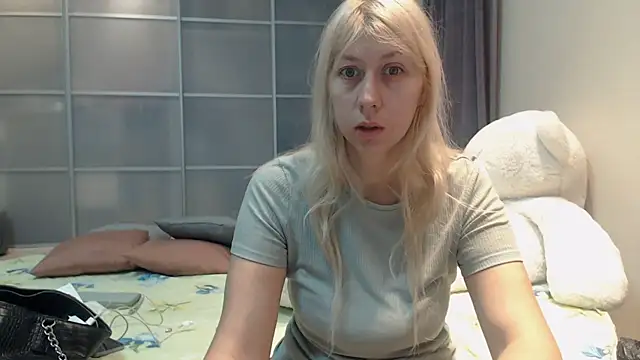 KyliePag online show from October 11, 2025, 7:53 am