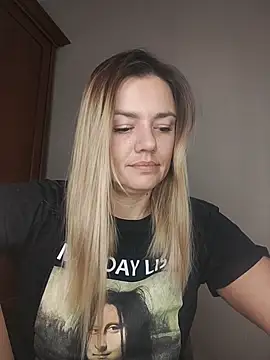 KrissSexi online show from November 15, 2025, 6:23 pm