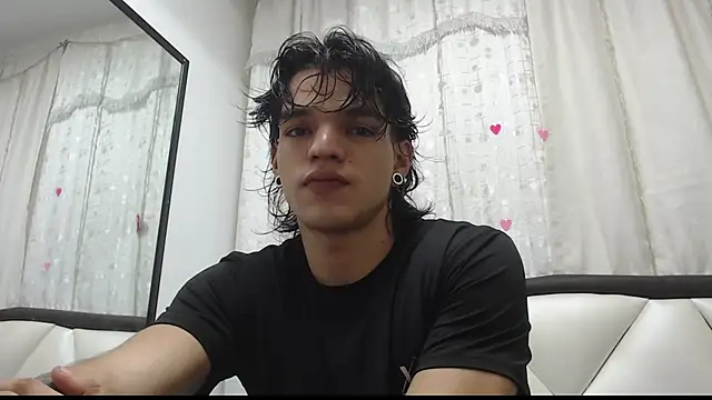 AlbertBernal69 online show from March 17, 2025, 7:35 am