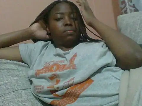 Snapshot of Neith chatting on October 19, 2025, 7:49 pm Neith online show from October 19, 2025, 7:49 pm