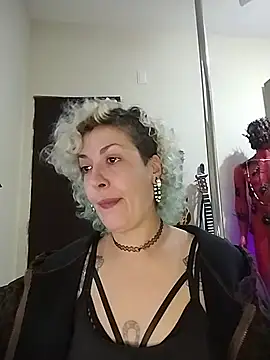 Snapshot of MariLouM chatting on July 24, 2026, 6:37 pm MariLouM online show from July 24, 2026, 6:37 pm