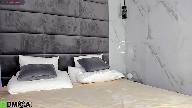 Barbie Lis online show from September 8, 2025, 11:37 pm