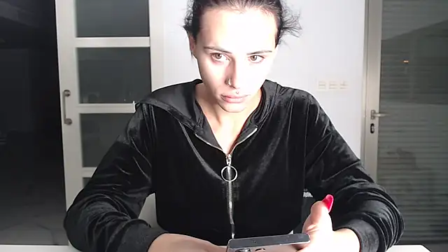 Snapshot of Gianina-Ts chatting on February 5, 2025, 6:13 am Gianina-Ts online show from February 5, 2025, 6:13 am