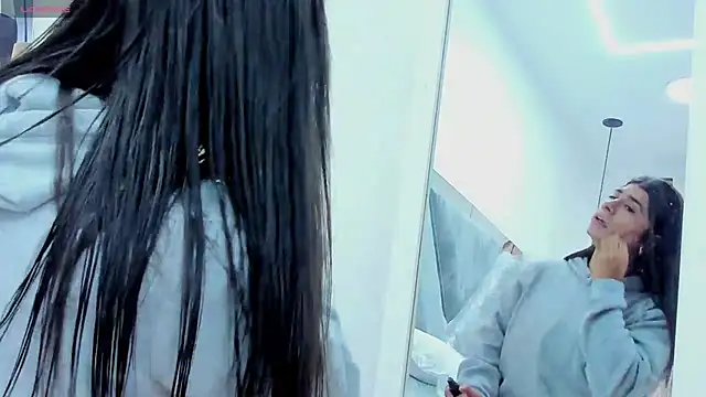 ZiaCalifa online show from November 21, 2025, 11:42 am