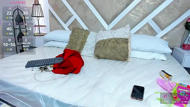 ZiaCalifa online show from February 7, 2026, 1:19 pm