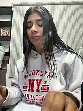 ZiaCalifa online show from December 22, 2025, 12:38 pm