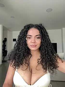 Mariecurl online show from May 24, 2026, 6:52 pm