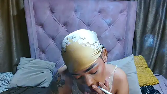 Snapshot of AFRICANGODDESSXXX chatting on February 13, 2026, 1:27 am AFRICANGODDESSXXX online show from February 13, 2026, 1:27 am