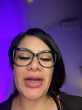 Snapshot of Insane_Issa chatting on March 18, 2025, 6:39 pm Insane Issa online show from March 18, 2025, 6:39 pm