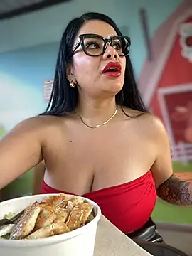 Snapshot of Insane_Issa chatting on March 22, 2025, 8:59 pm Insane Issa online show from March 22, 2025, 8:59 pm