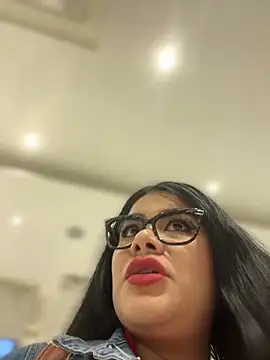 Snapshot of Insane_Issa chatting on January 31, 2025, 6:03 pm Insane Issa online show from January 31, 2025, 6:03 pm