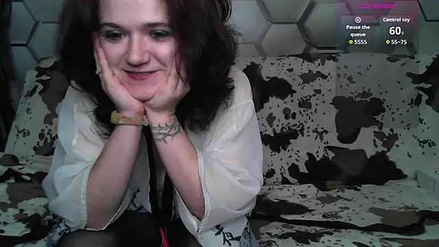 Snapshot of Naomi_Robbins_Love chatting on October 14, 2025, 8:48 am Naomi Robbins Love online show from October 14, 2025, 8:48 am